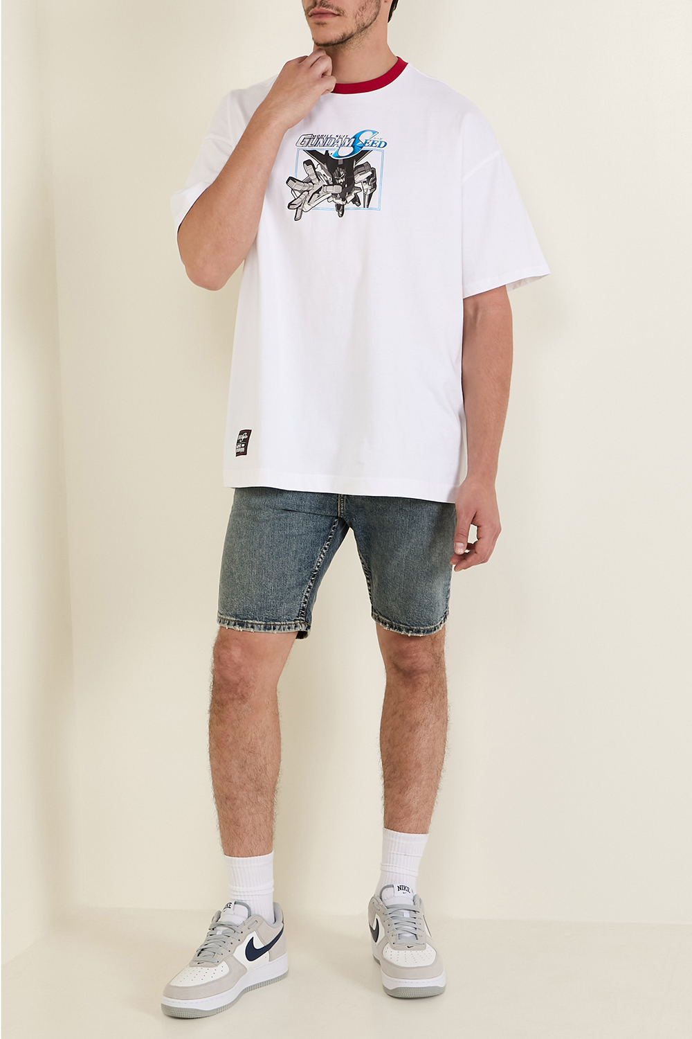 ליוויס X גנדאם חולצת טי